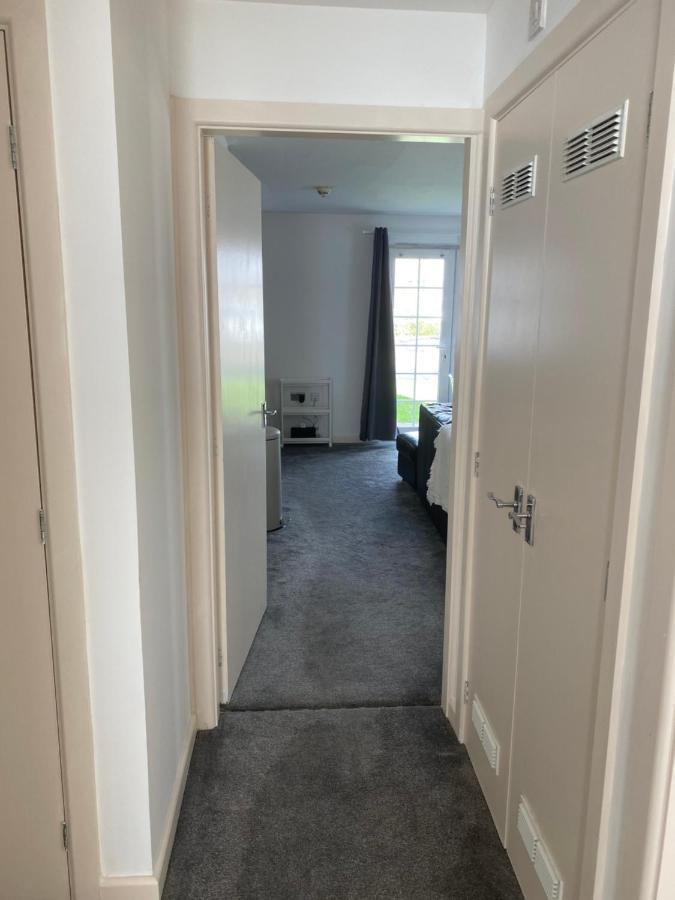 Marine Viewing 2 Bedrooms Flat Manchester Eksteriør billede
