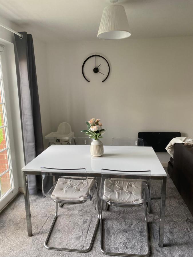 Marine Viewing 2 Bedrooms Flat Manchester Eksteriør billede
